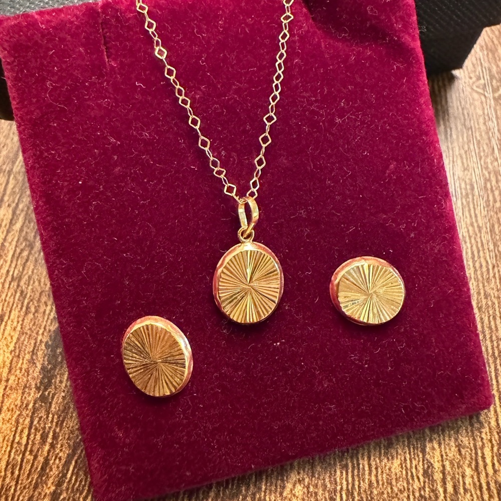 18k real saudi gold  very Light Weight OPEN BACK  Stud   Earring NECKLACE SET